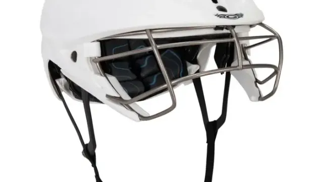 Cascade LXP Women's Lacrosse Headgear: Lightweight Protection Without the Bulk